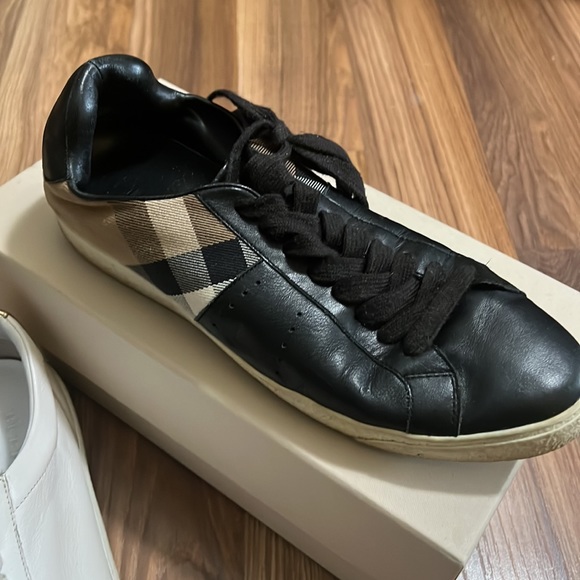 BURBERRY’S sneaker 👟 good conditions for one price great price 🎉🔥 3 Pairs - Picture 4 of 8